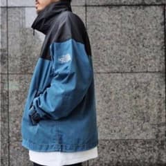 THE NORTH FACE マウンテンフィールドジャケット　青/黒のサムネイル
