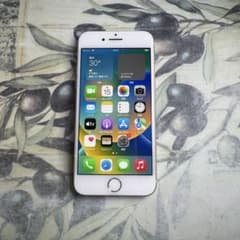 iPhone 8シルバー 64GB SIMロック解除済み - メルカリ