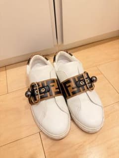 FENDI スニーカー FFロゴ バックル ホワイト　シグネチャー　サイズ:37 FENDI スニーカー FFロゴ バックル ホワイト シグネチャー サイズ:37