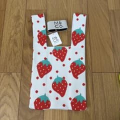 M&Co. いちご柄 ニットトートバッグのサムネイル