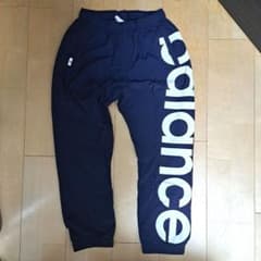 new balanceロゴ入り 長ズボン　シャカシャカパンツ150センチのサムネイル