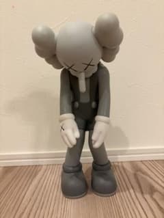 KAWS SMALL LIE GRAYフィギュア グレー - メルカリ