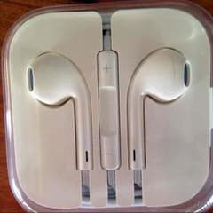 未使用☆iPhone純正 イヤホンのサムネイル