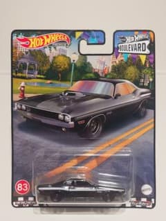 ホットウィールプレミアム '70 DODGE HEMI CHALLENGERのサムネイル