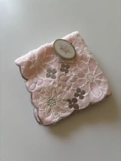 【新品タグ付き】TOCCA トッカ　花柄刺繍タオルハンカチ ピンクのサムネイル