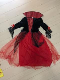 ハロウィン衣装ドラキュラ女の子？のサムネイル