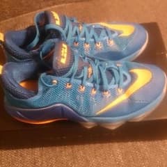 Lebron12 low レブロン12 青黄のサムネイル
