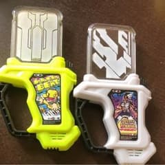 仮面ライダーエグゼイド ガシャット ドレミファビート デンジャラスゾンビのサムネイル