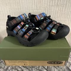 KEEN アウトドアサンダル ブラック/マルチカラー 17cmのサムネイル