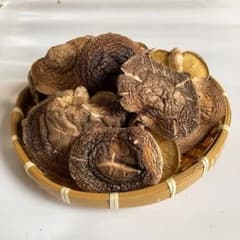 在庫処分セール　島根県産　原木乾椎茸(中バレ)150g 本年春子新物のサムネイル