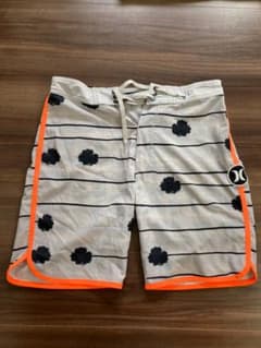 I*c様 Hurley 水着 サイズ28 ストライプ花柄のサムネイル