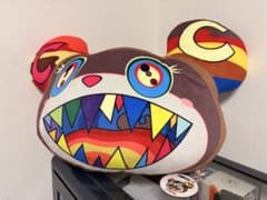 ウルサベア　村上隆　カイカイキキ　complex com クッション ウルサベア 村上隆 カイカイキキ complex com クッション - メルカリ