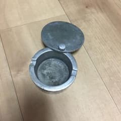 鉄？の灰皿のサムネイル