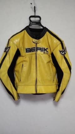 BERIK 2.0 パンチングレザー ライディングジャケット イエロー - メルカリ