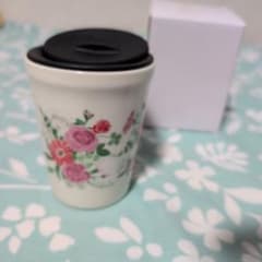 蓋付マグカップ 磁器製 花柄のサムネイル