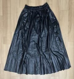 【by muni:r】フェイクレザー プリーツスカート ロング丈 ブラックのサムネイル