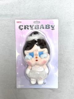 POP MART CRYBABY SHINY ぬいぐるみペンダントのサムネイル