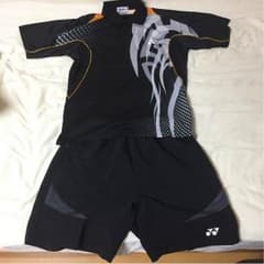 バドミントンユニフォームのサムネイル