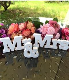 ウエディング　Mr&Mrs 文字オブジェホワイトのサムネイル
