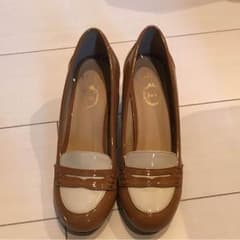 ビス◯美品パンプスのサムネイル