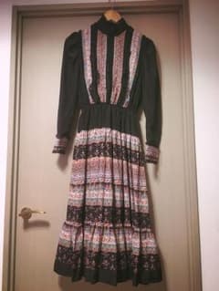 ロマンティックなワンピースのサムネイル