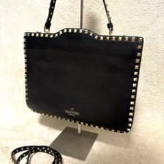 m*e様 valentino garavani 2way レザー メッセンジャー m*e様 valentino garavani 2way レザー メッセンジャー - メルカリ