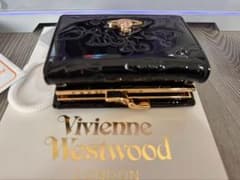 Vivienne Westwood 三つ折り財布 エナメル ブラック ×ゴールドのサムネイル