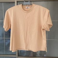UNIQLO ユニクロ Tシャツのサムネイル