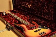 【8/14迄大幅値下げ】Fender custom shop Jazz Bassのサムネイル