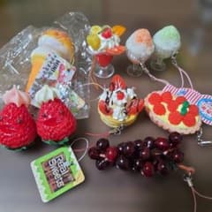 【新品未使用】リアル スイーツ フルーツ ミニチュア ストラップ まとめ売りのサムネイル