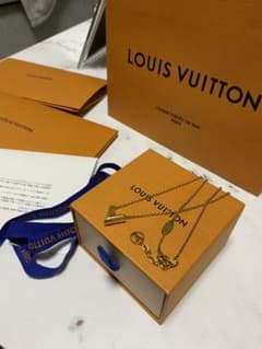 りーちぁんさん専用louis vuitton ヴィトン　ネックレス　エセンシャルのサムネイル