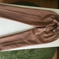 新品 リボン付きテーパードパンツのサムネイル