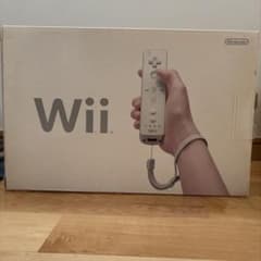 【中古品】Wii本体　ソフト2本付き ※送料割引中のみ販売のサムネイル