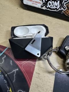 AirPods Pro 第二世代 AULUMU ケース 右耳 箱付き - メルカリ