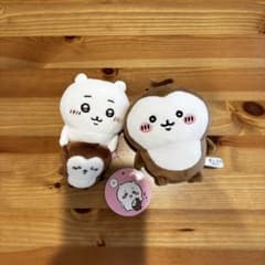 데스크탑에서 지켜보는 히카케 봉제인형 마스코트 치이카와 & 딱정벌레