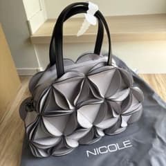 新品　NICOLE 3Dフラワーストラップ付きミニボストンバックのサムネイル