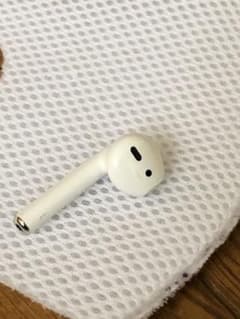 AirPods第2世代　純正　中古　左耳 Lのサムネイル