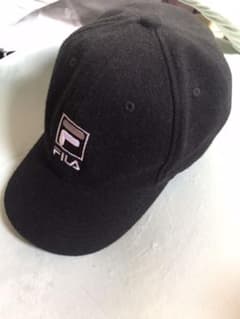 ★ FILA 黒 秋冬用キャップ ★のサムネイル
