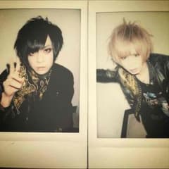 BugLug/優 燕 チェキのサムネイル