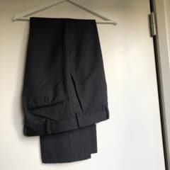 79cm メンズ　ユニクロ　ウール混パンツ　濃グレーのサムネイル