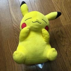 ピカチュウ ぬいぐるみのサムネイル