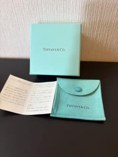 Tiffany & Co. ギフト箱とスエード製ポーチのサムネイル