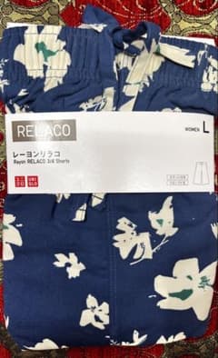 UNIQLO ユニクロ レーヨンリラコ 花柄 ブルー Lのサムネイル
