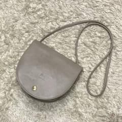 美品✨イルビゾンテ　ショルダーバッグ　スター　レザー　グレージュ　現行タグ 極美品✨イルビゾンテ ショルダーバック スター 現行タグ シボ革