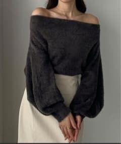 Loueme ダークグレー オフショルダー ニットのサムネイル