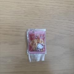 ハローキティ キーホルダー 赤チェック