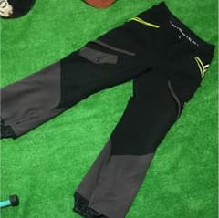 adidasのサムネイル