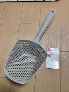 DAISO 大きいザルスプーン 角型 グレー キッチンツール ざる 未使用のサムネイル
