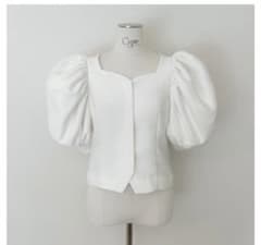 お値下げ　cygne バルーンギャザーブラウスのサムネイル