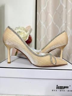 新品 ビジューリボン パンプス 23cm ピンヒール シャンパン 結婚式 箱付きのサムネイル
